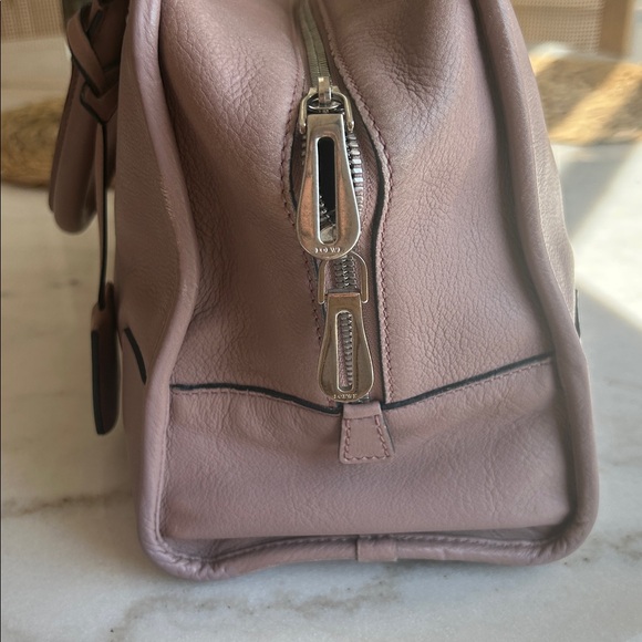 Loewe Pink Leather Briefcase with Elegant Design - Picture 4 of 11